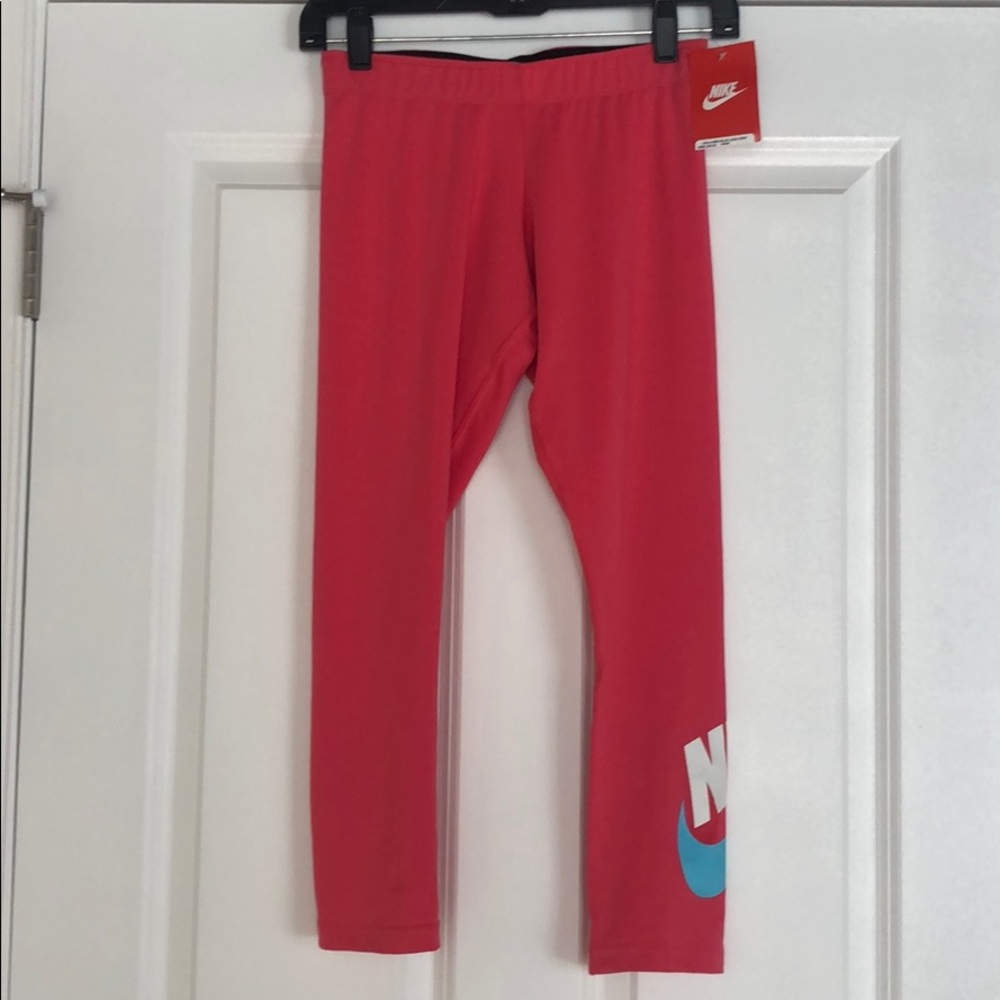 Nike Leg-A-See Solid Logo Crop S Barbie Colors